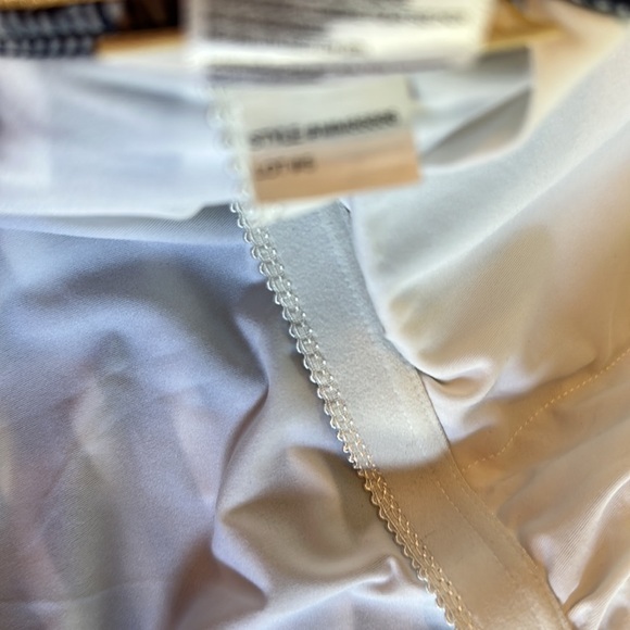 Michael Kors Striped One shoulder Swimming Suit size 6 Navy and white - Picture 10 of 15